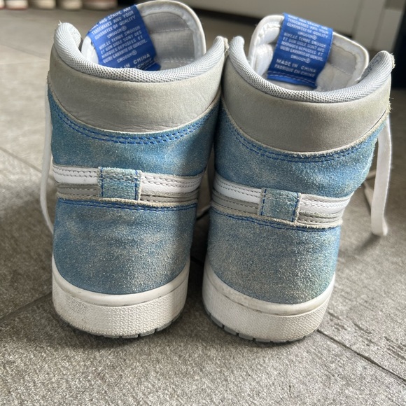 Youth size 6.5 Jordan Mid sneakers - Picture 2 of 5